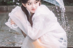 高校女孩是僵尸小姐姐,惊悚校园奇遇记